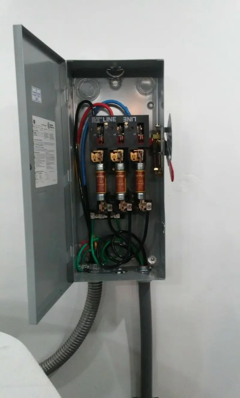 Three-phase disconnect switch installed for Smoke Detector Installation in Oakwood